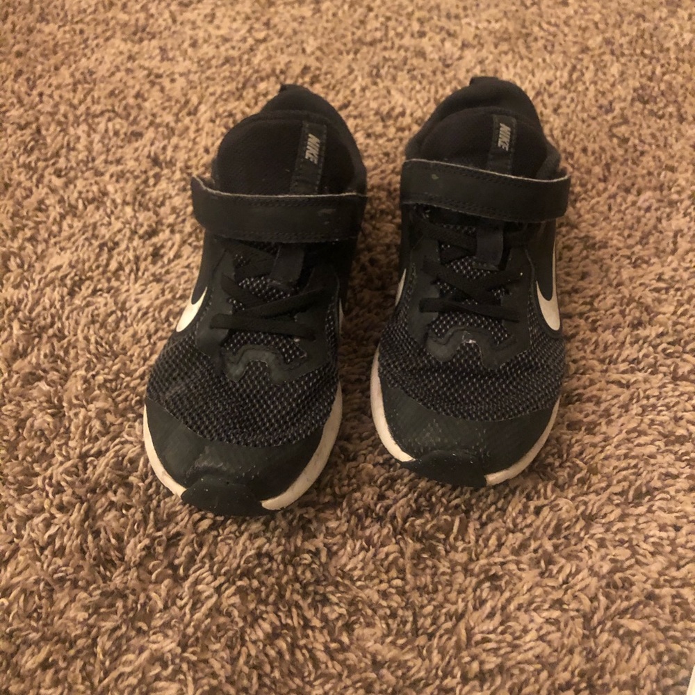 Boys Nike Black Shoes Size 13